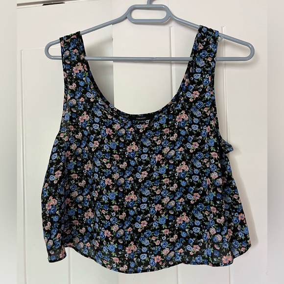 Flowy cropped floral tank - Picture 2 of 3